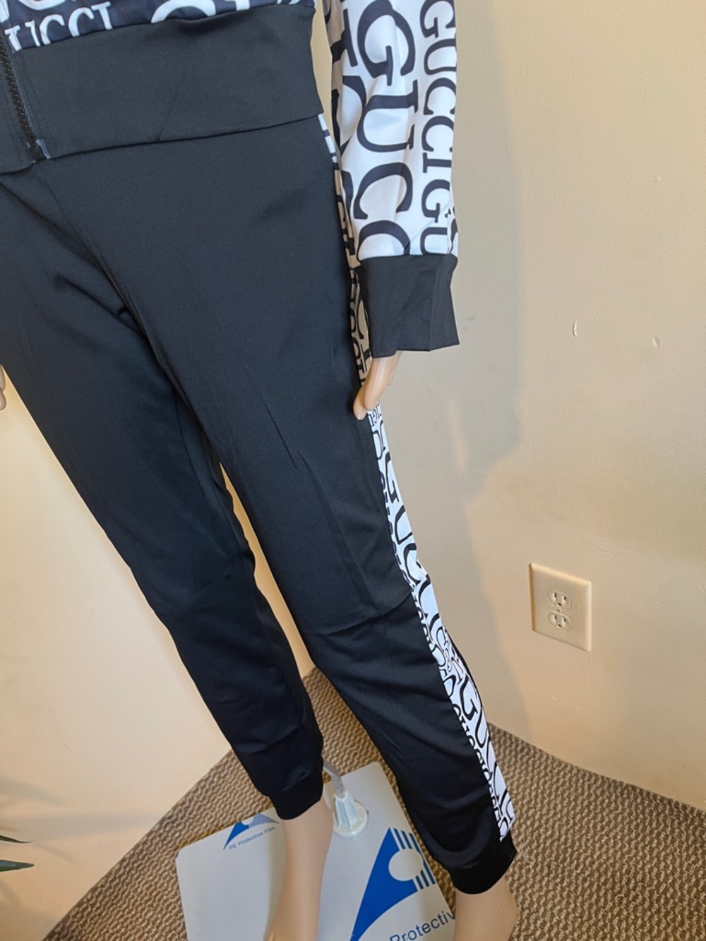 Gucci Black White Track Jacket & Joggers with Red Chevron - Picture 3 of 5